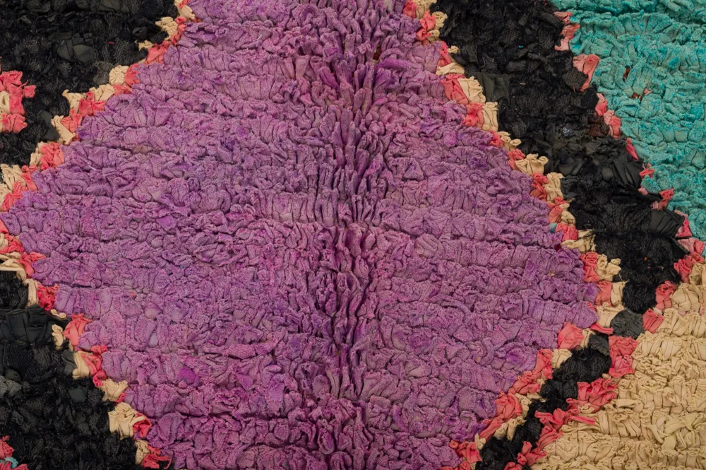 Marocký Berberský koberec Boucherouite 235 x 135 cm
