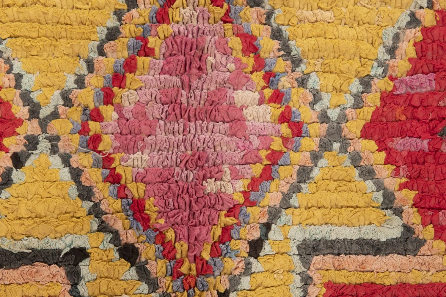Marocký Berberský koberec Boucherouite 250 x 145 cm