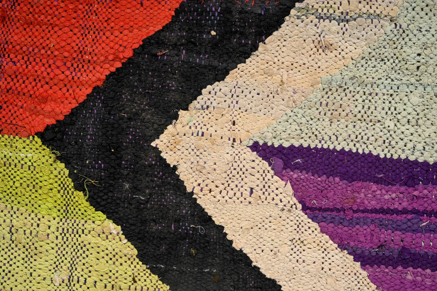 Marocký Berberský koberec Boucherouite 135 x 245 cm