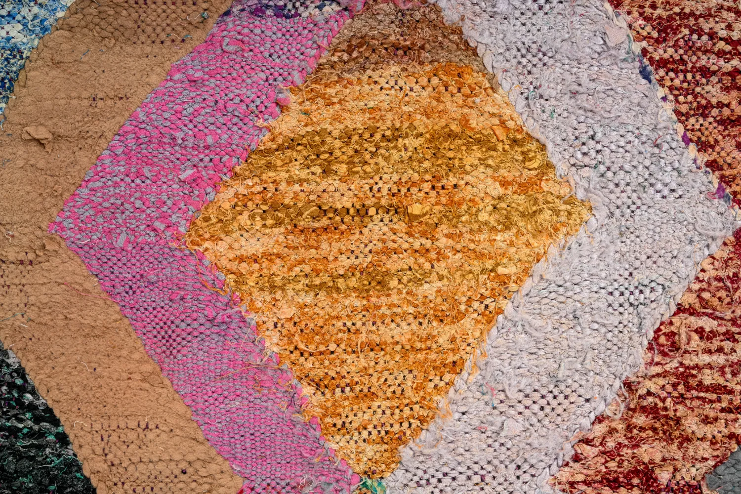 Marocký Berberský koberec Boucherouite 135 x 260 cm