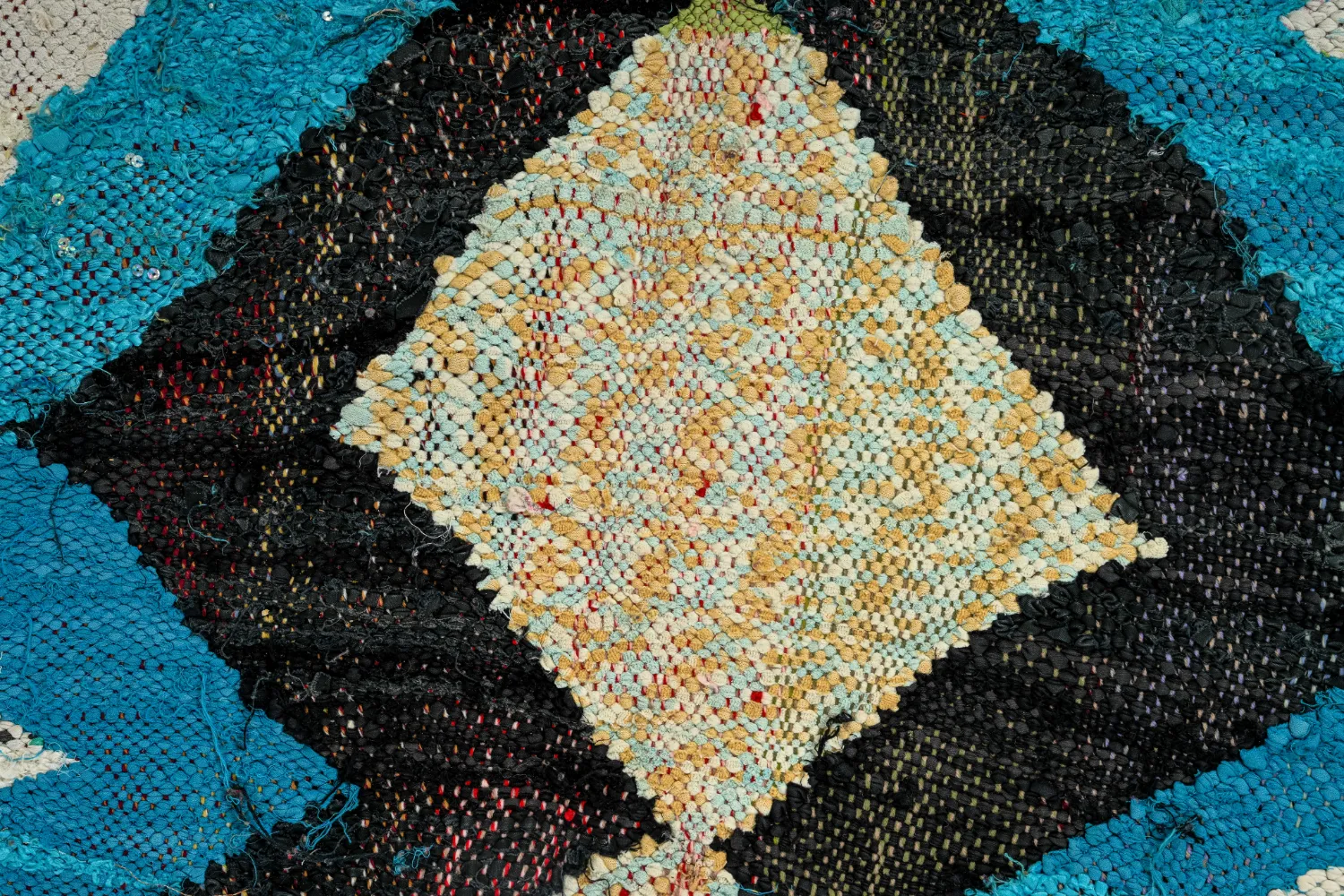 Marocký Berberský koberec Boucherouite 125 x 250 cm