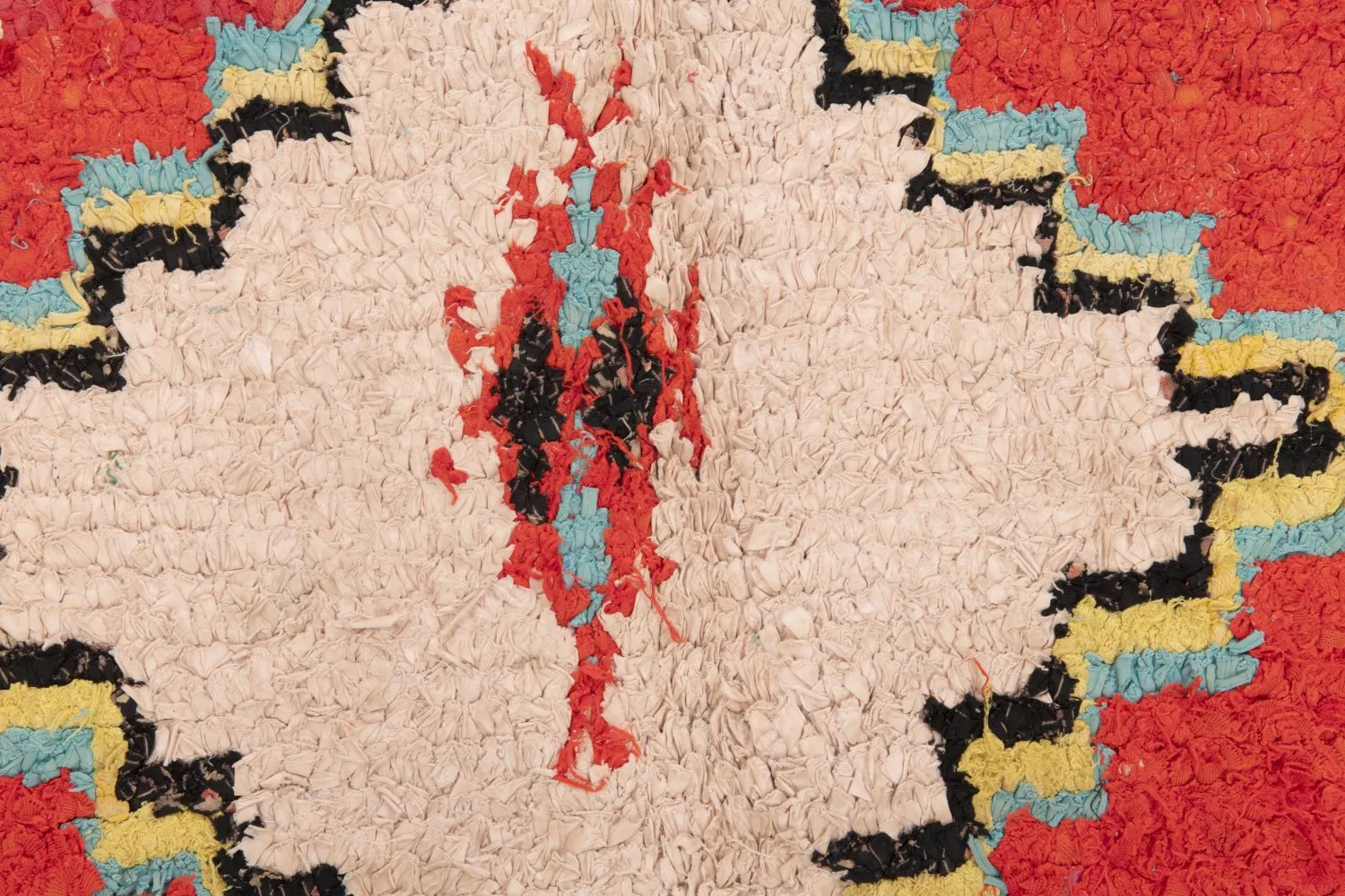 Marocký Berberský koberec Boucherouite 145 x 115 cm