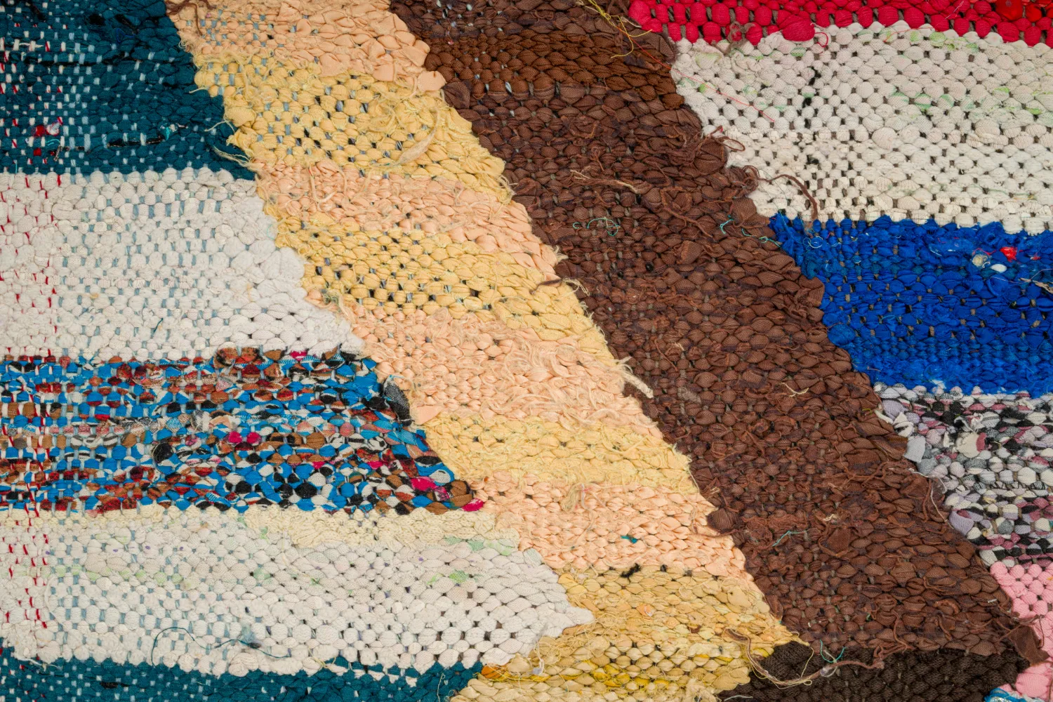 Marocký Berberský koberec Boucherouite 120 x 210 cm
