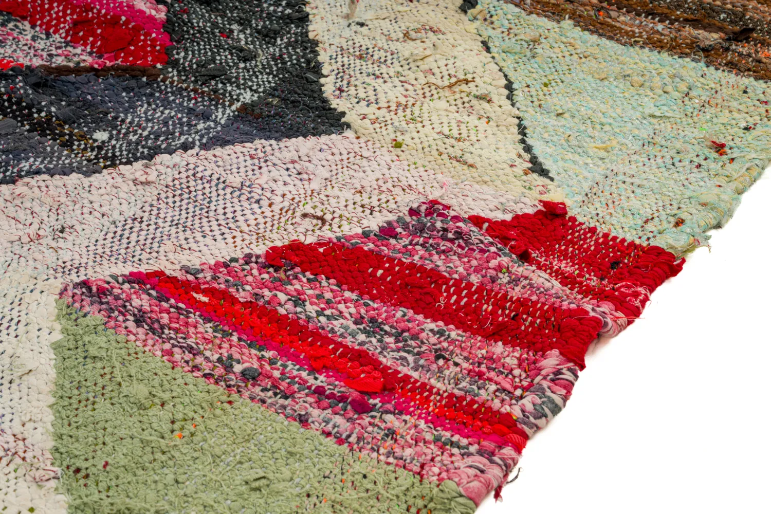 Marocký Berberský koberec Boucherouite 135 x 230 cm