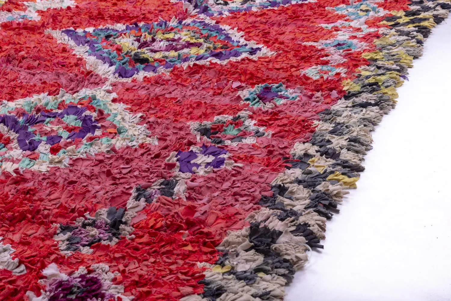 Marocký Berberský koberec Boucherouite 220 x 125 cm