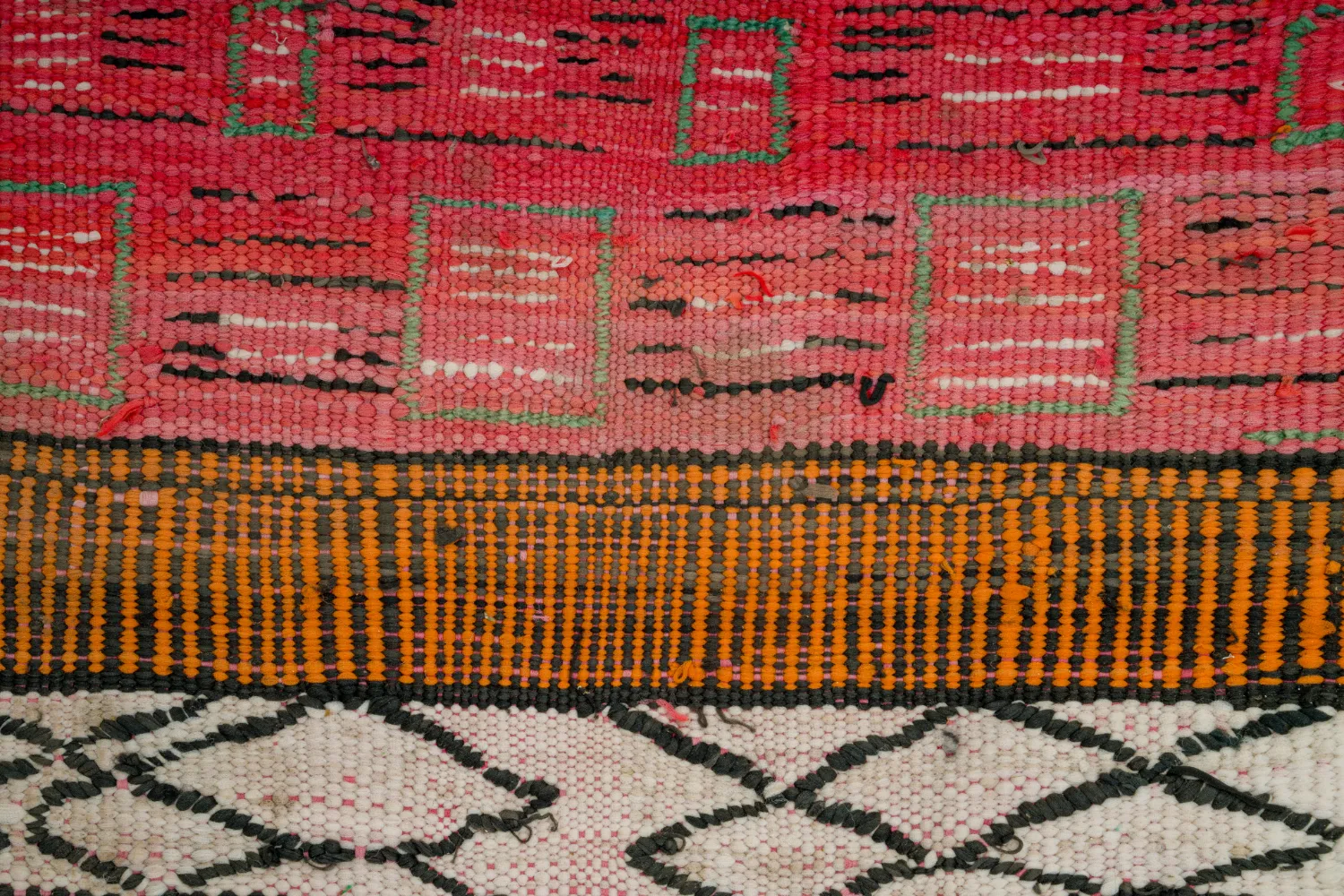 Marocký Berberský koberec Boucherouite 150 x 365 cm