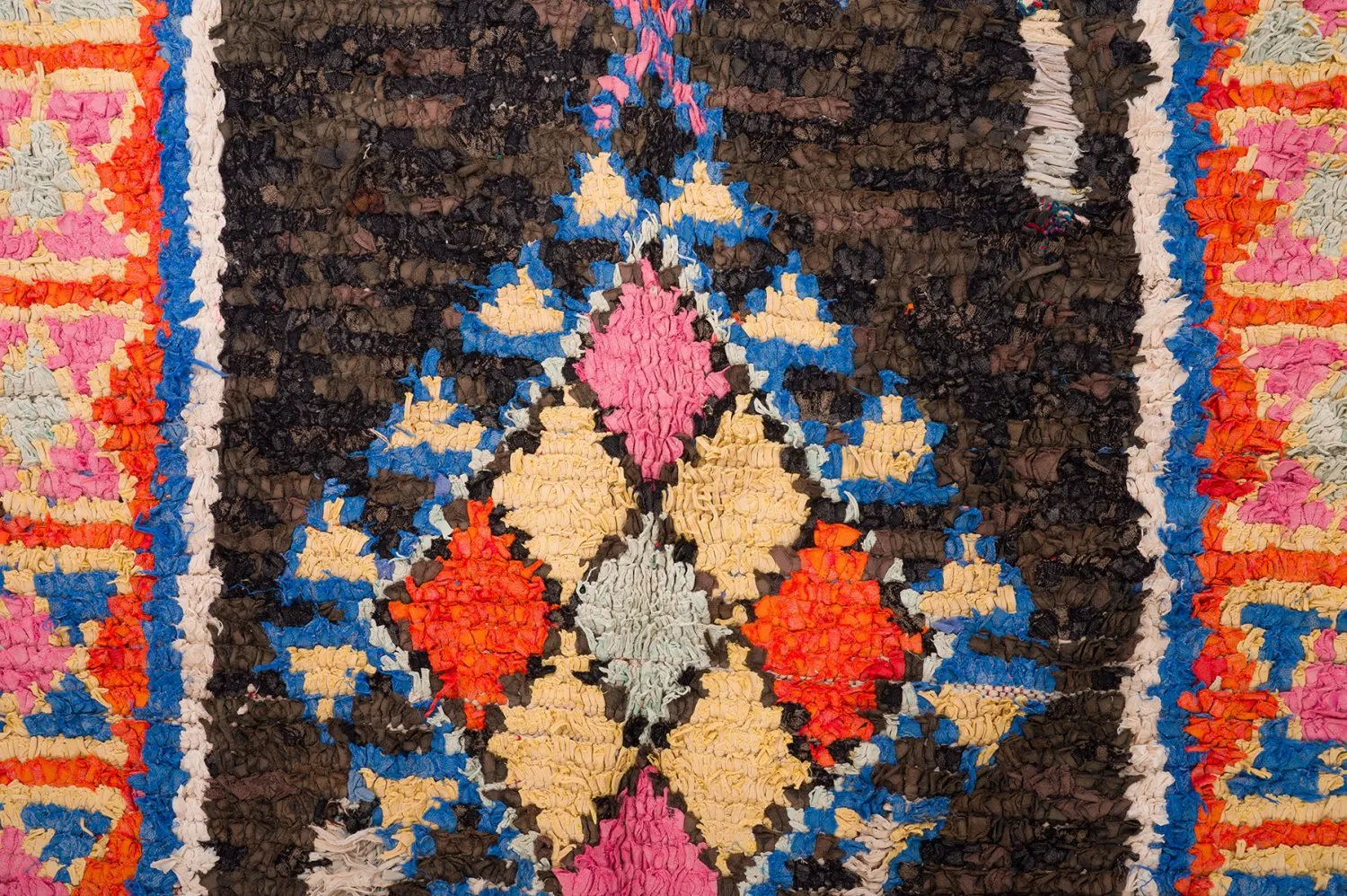 Marocký Berberský koberec Boucherouite 160 x 310 cm