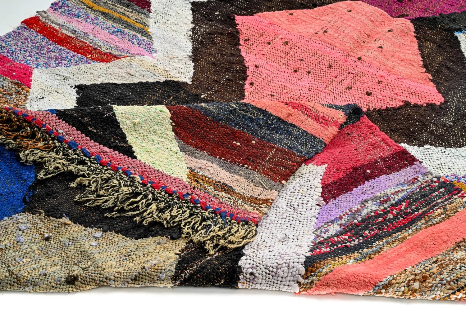 Marocký Berberský koberec Boucherouite 140 x 245 cm