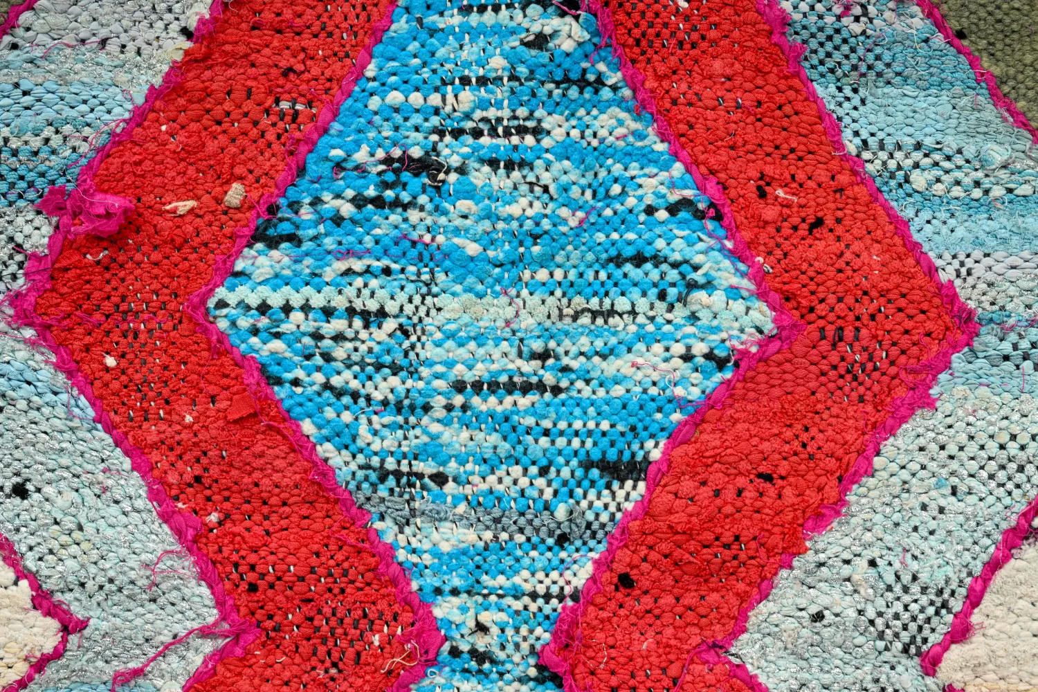 Marocký Berberský koberec Boucherouite 115 x 220 cm