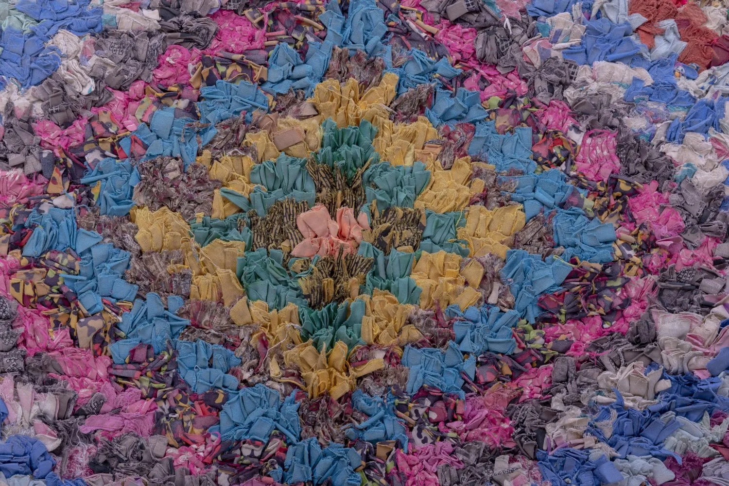 Marocký Berberský koberec Boucherouite 230 x 135 cm