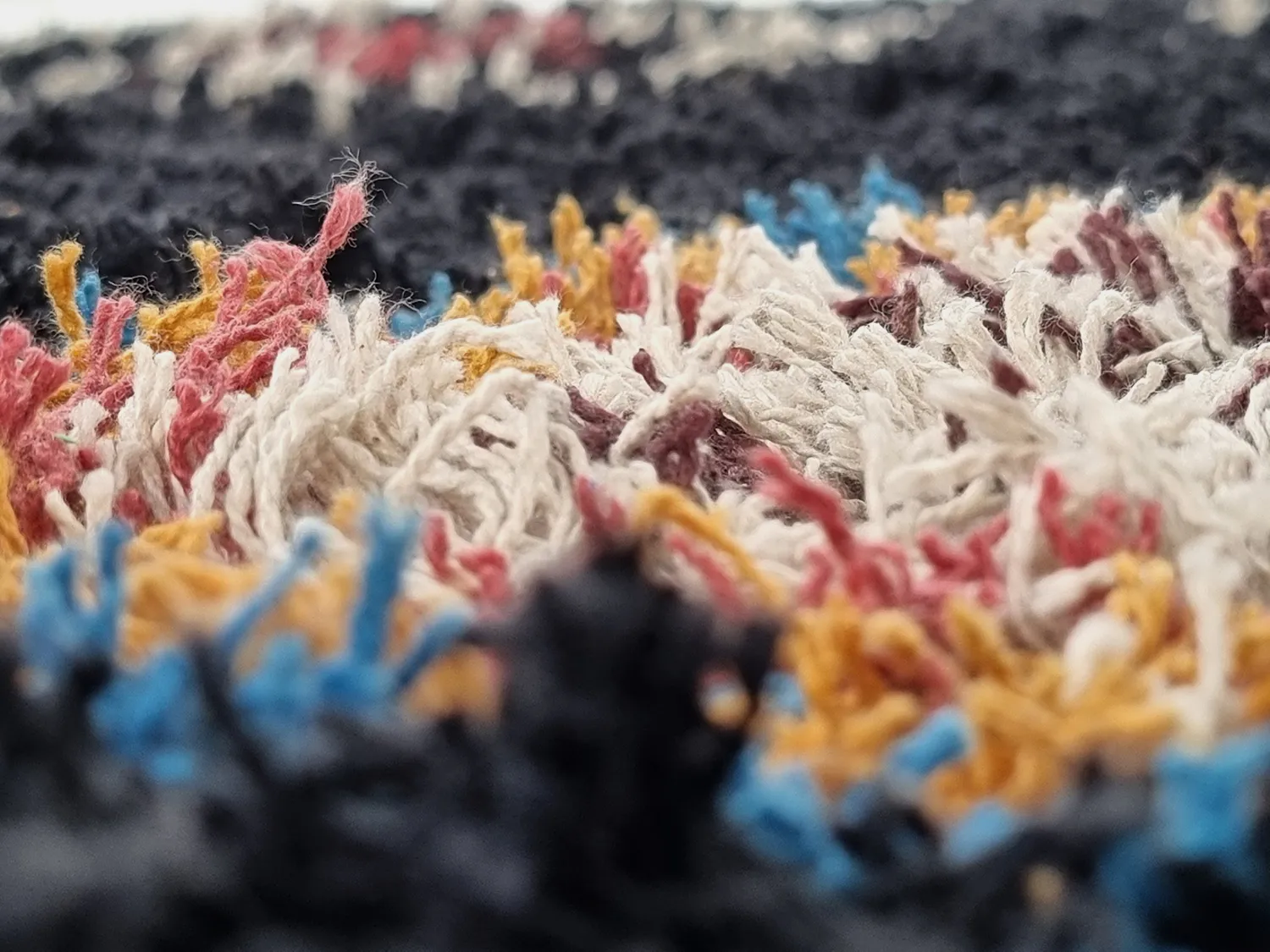 Shaggy koberce - Marden Natural Cotton Shaggy (černý/multi)
