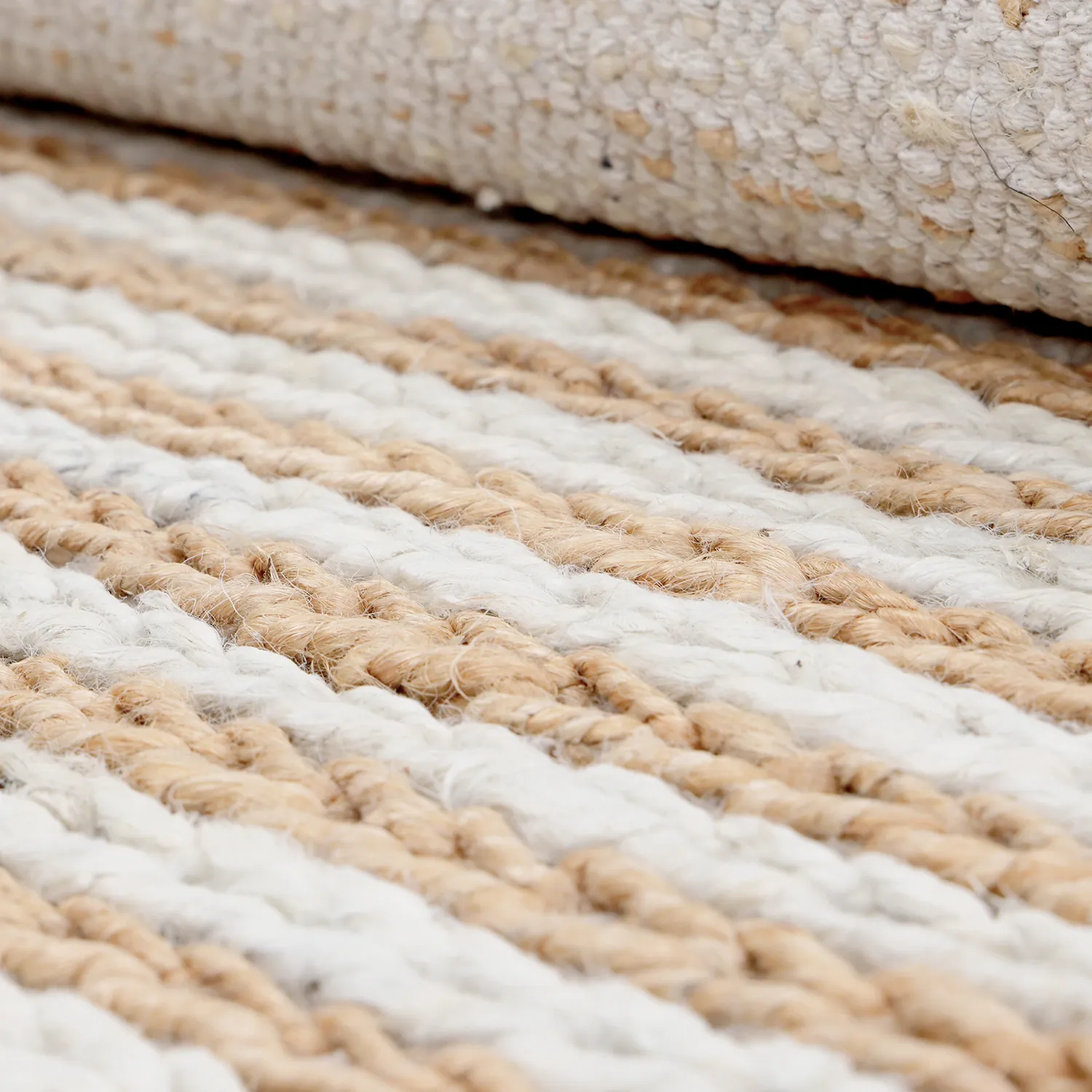 Jutový koberec - Howrah Braided Jute (příroda/bílá)