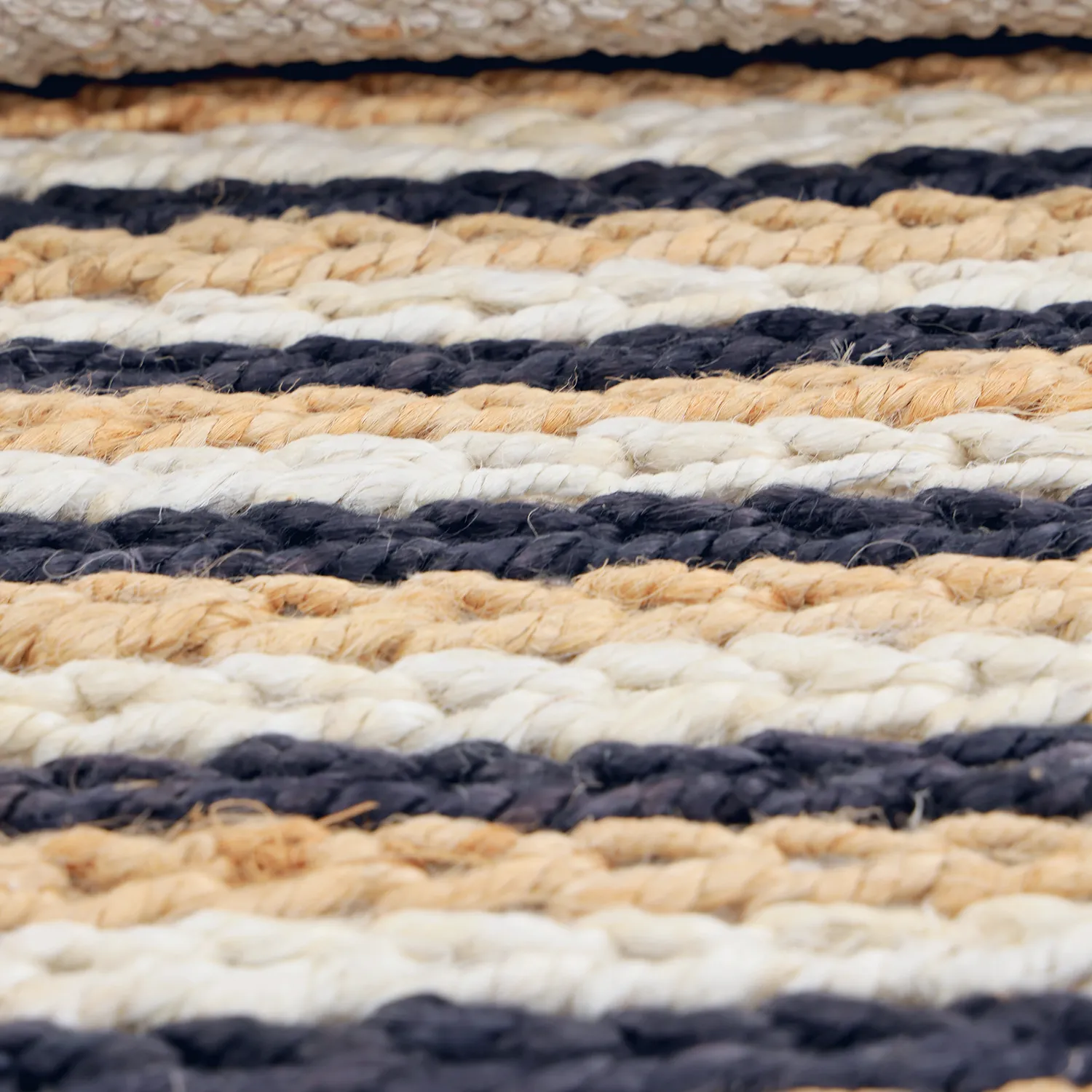 Jutový koberec - Howrah Braided Jute (přírodní/bílá/černá)