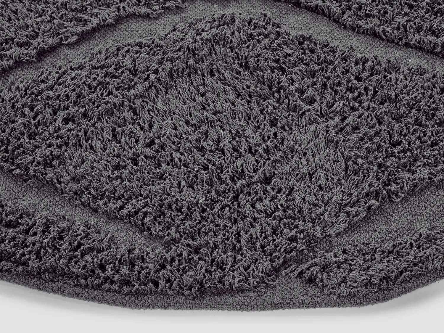 Kulatý koberec - Brynn Natural Cotton Shaggy (černá)