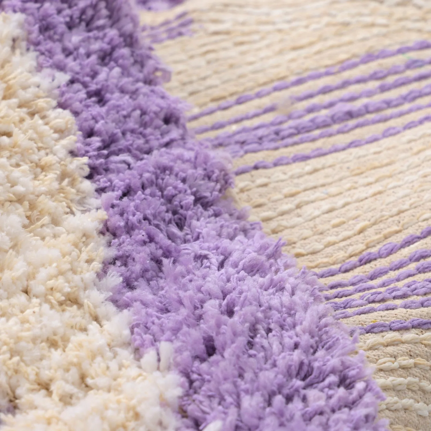 Kulatý koberec - Thira Stripe Cotton Shaggy (krém/světle fialová)