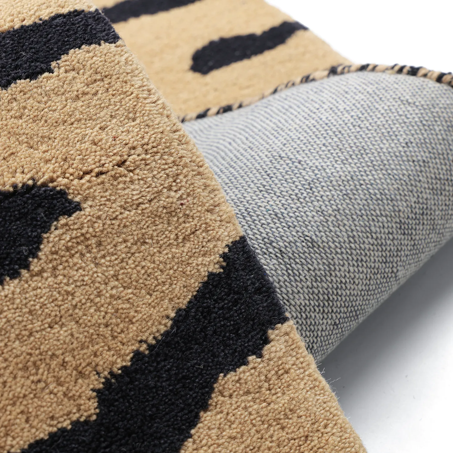 Shaggy koberce - Zebra Tufted Wool Premium (béžová/černá)
