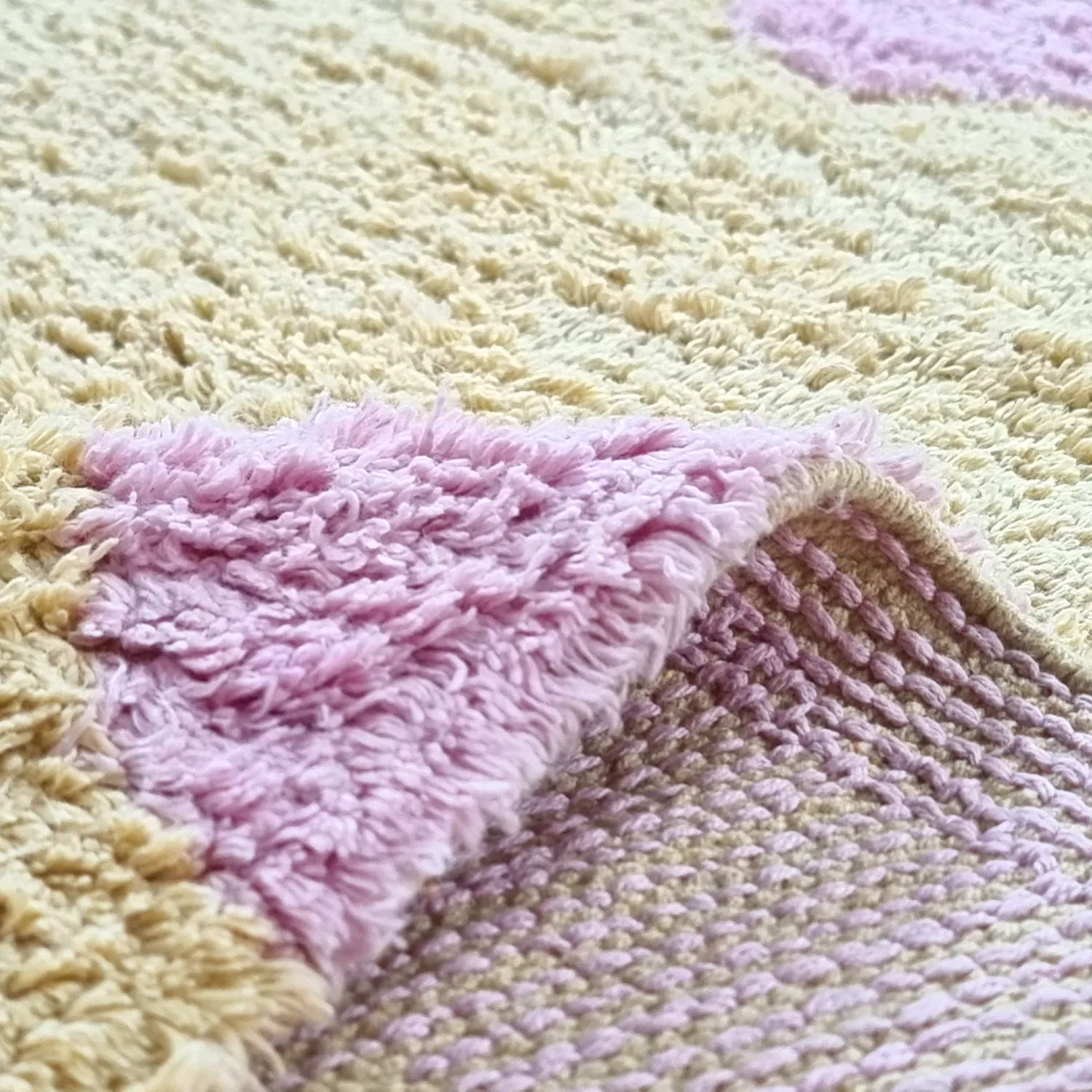Kulatý koberec - Amira Natural Cotton Shaggy (béžová/fialová)