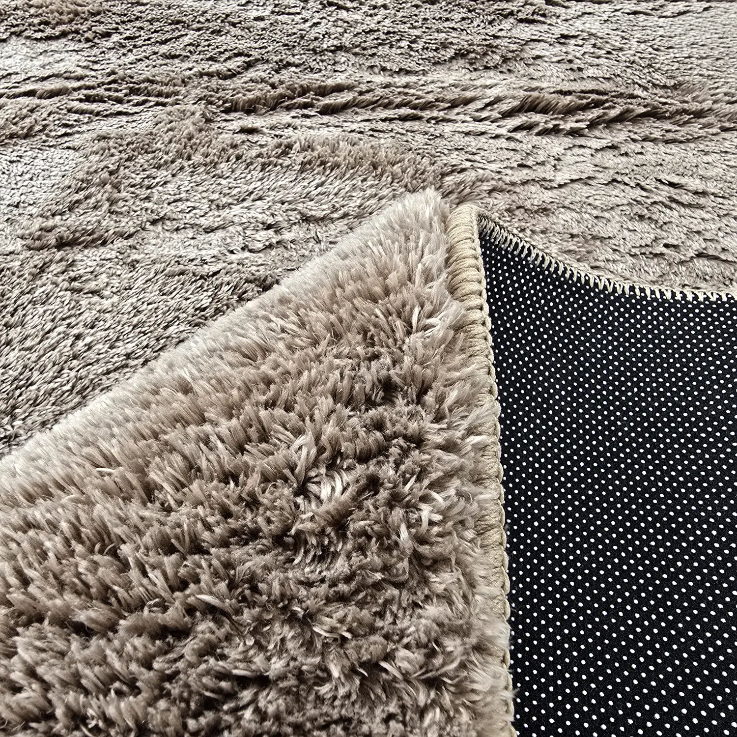 Oválný shaggy koberec - Aranga Super Soft Fur (hnědý)