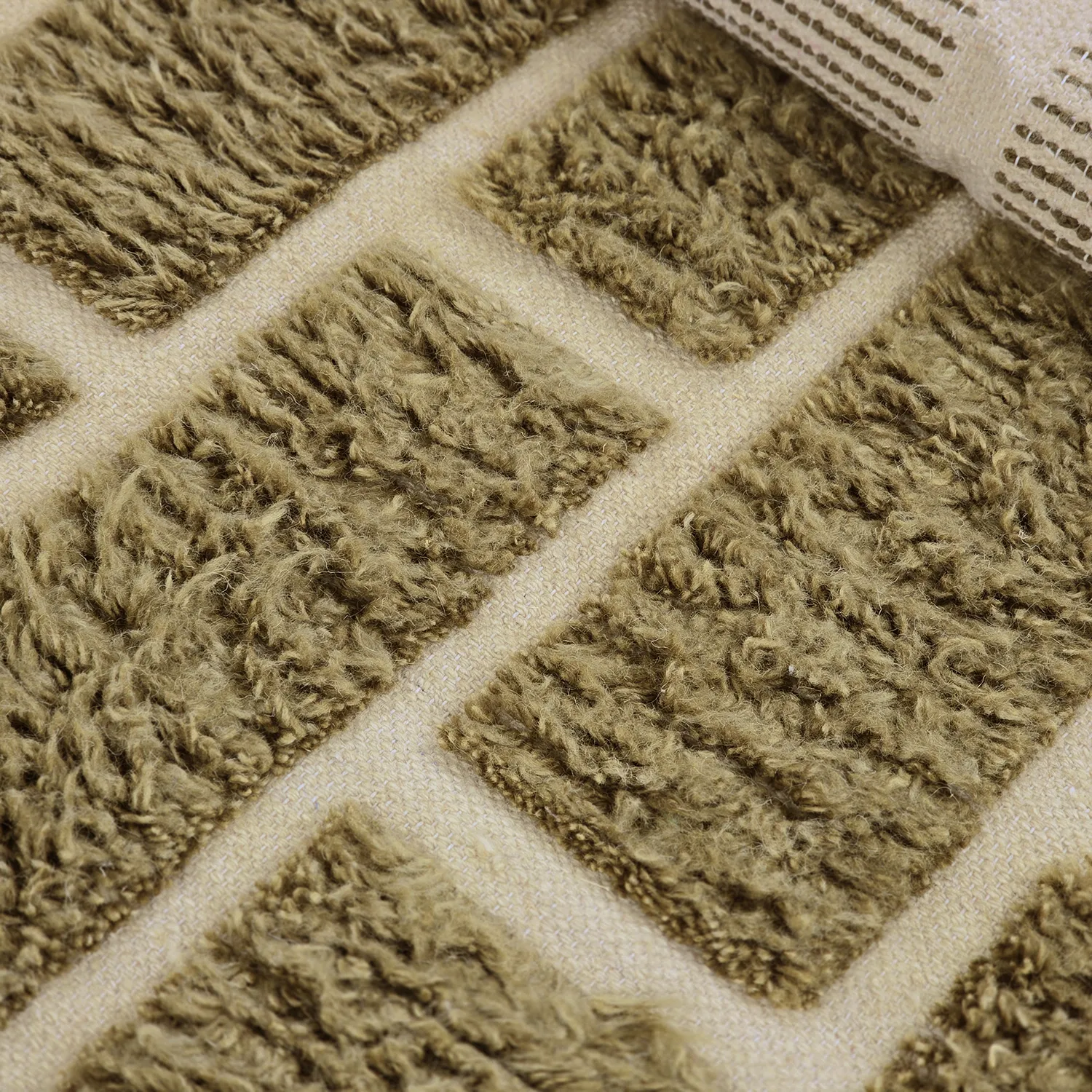 Shaggy koberce - Leknes Hand Woven Wool Shaggy (zelený)