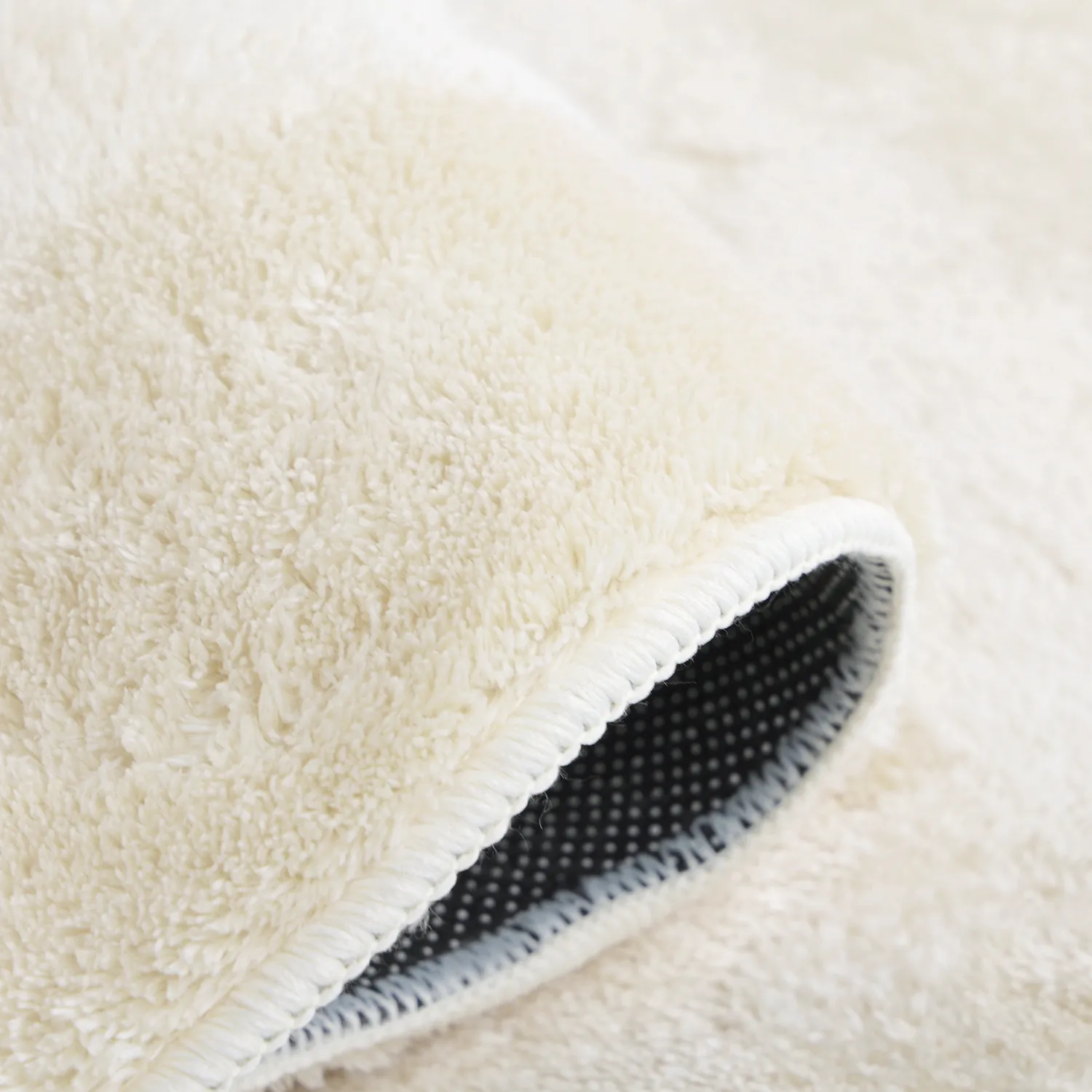 Vlnitý Běhoun - Aranga Super Soft Fur (béžový)