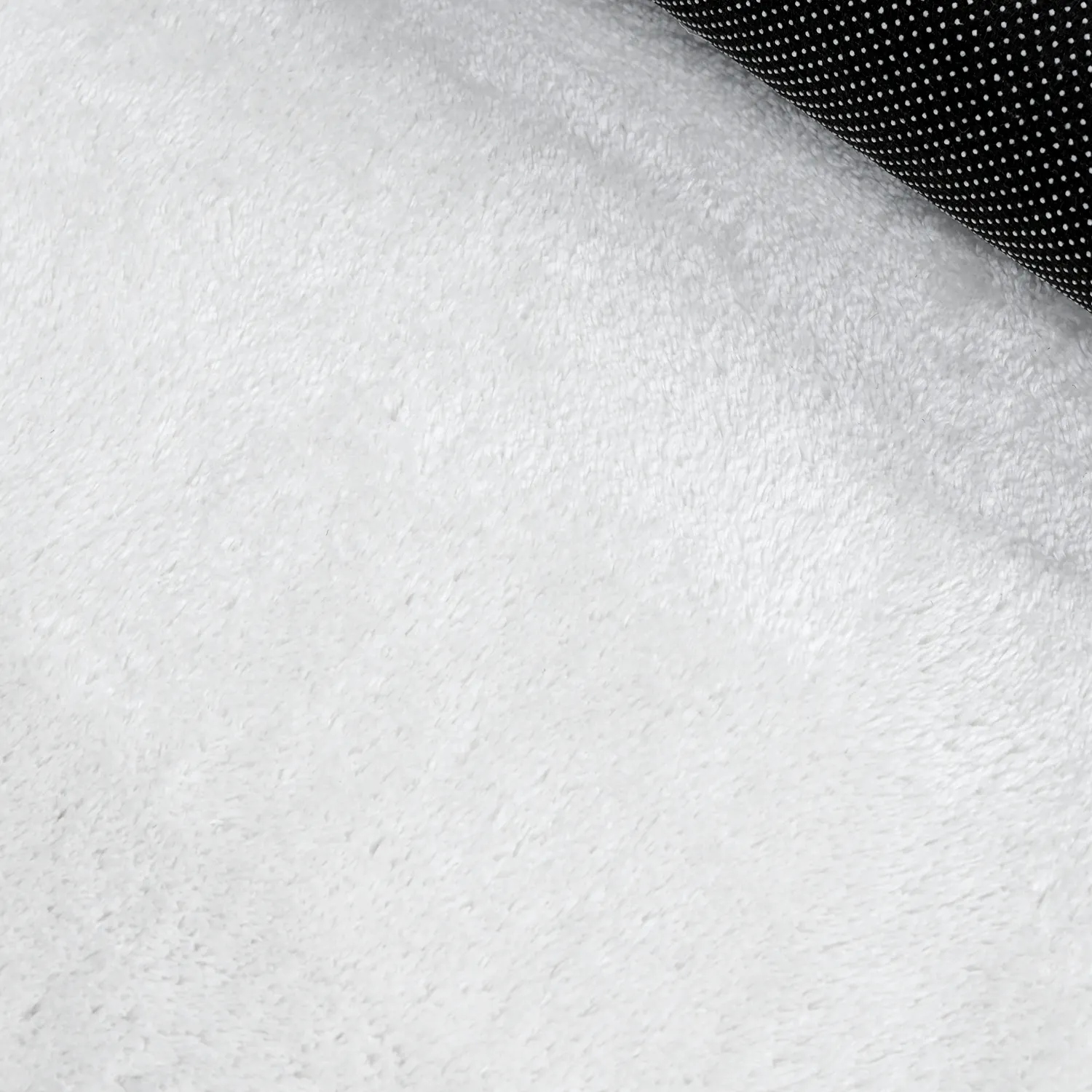 Kulatý Vlnitý Koberec - Aranga Super Soft Fur (bílý)